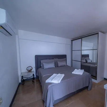 Ilya 2 Aparthotel *
