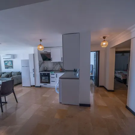 Ilya 2 Apartmanhotel 3*