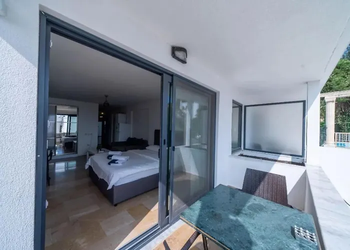 מלון דירות Ilya 2 3*